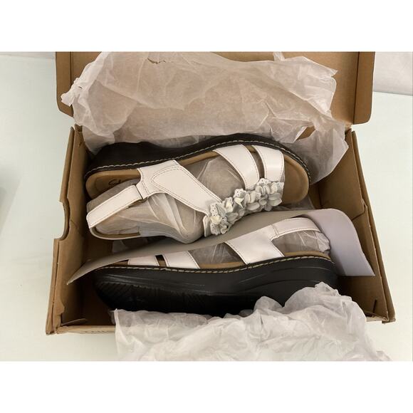 Clarks Women's Merliah Sheryl Leather Strappy Wedge Heels Shoes Size 8.5 D NIB - Picture 7 of 7